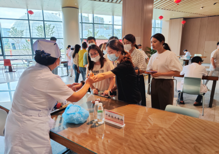 “關(guān)愛員工健康，重視勞動(dòng)安全”——國軒高科開展職業(yè)健康宣傳咨詢活動(dòng)